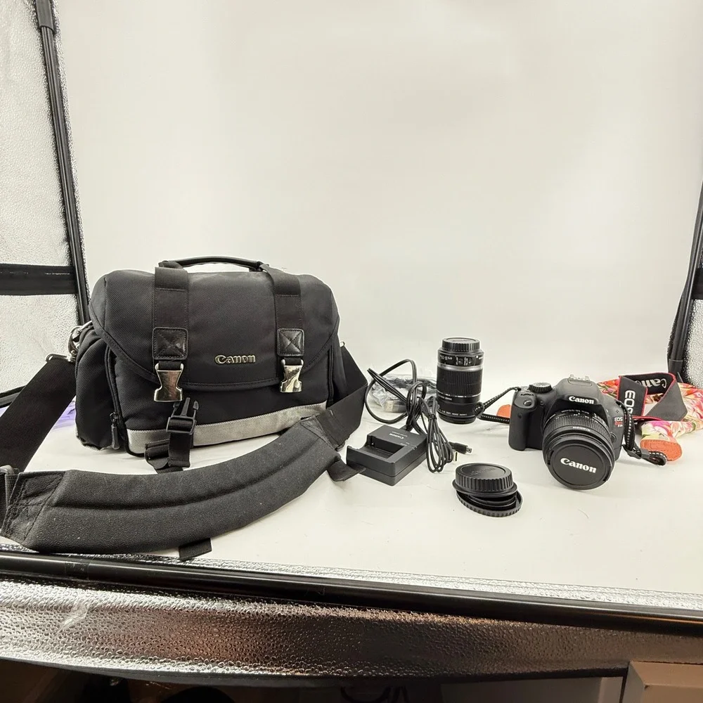 Canon SLR‎ EOS Rebel T2i Extra 55-250mm 58mm Lens Case Charger Chords 2 straps
